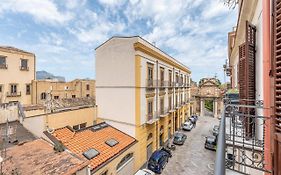 Stylish Apartment Near Piazza Magione By Wonderful Italy